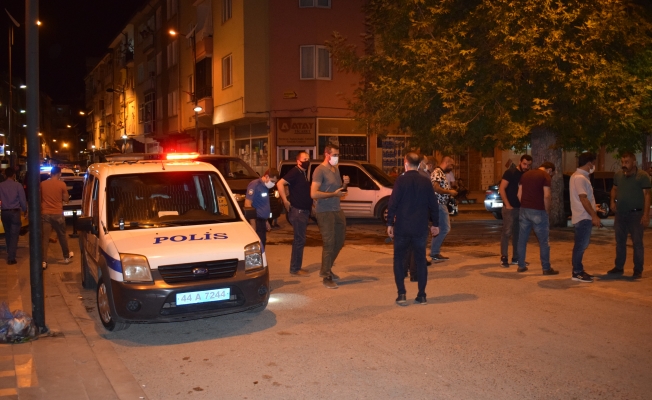 Malatya'da  taksi durağına silahlı saldırı: 1 yaralı