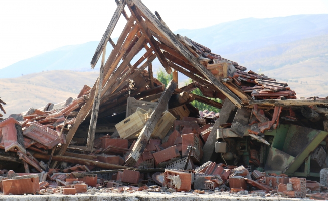 Pütürge’deki 5,2’lik depremde 6 ev ağır hasar aldı