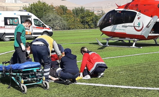 Kalp krizi geçiren adamın imdadına ambulans helikopter yetişti