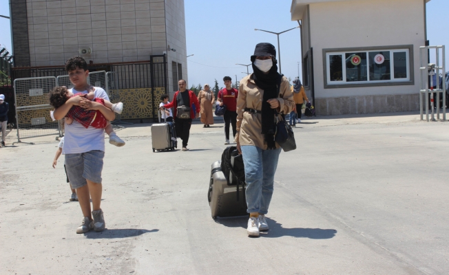 Bayramı ülkelerinde geçiren Suriyelilerin dönüşü başladı