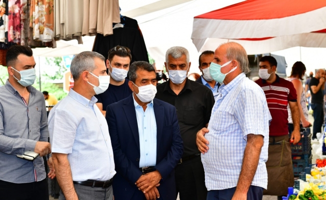 Başkan Çınar, alışveriş yapan vatandaşlarla dertleşti