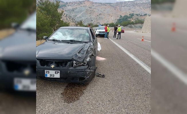Doğanşehir'de 2 otomobil çarpıştı: 1 yaralı