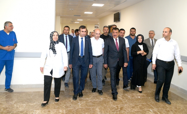Başkan Gürkan kısmen hizmete giren devlet hastanesini ziyaret etti
