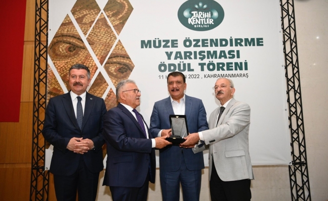 Başkan Gürkan'a Tarihi Kentler Birliği’nden jüri özel ödülü