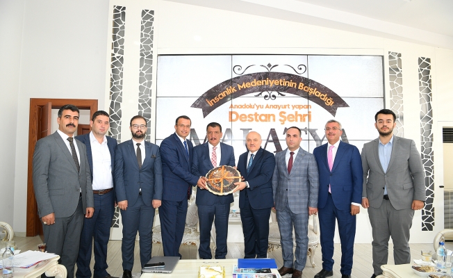 HAK-İŞ Genel Başkan Yardımcısı Öz’den Başkan Gürkan’a ziyaret