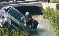 Sulama kanalına devrilen aracın sürücüsü yaralandı