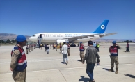 Afgan göçmenler charter seferlerle ülkelerine gönderiliyor