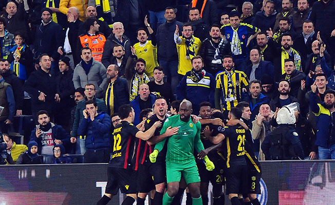 Evkur Yeni Malatyaspor deplasmanda mağlup oldu: 3-2