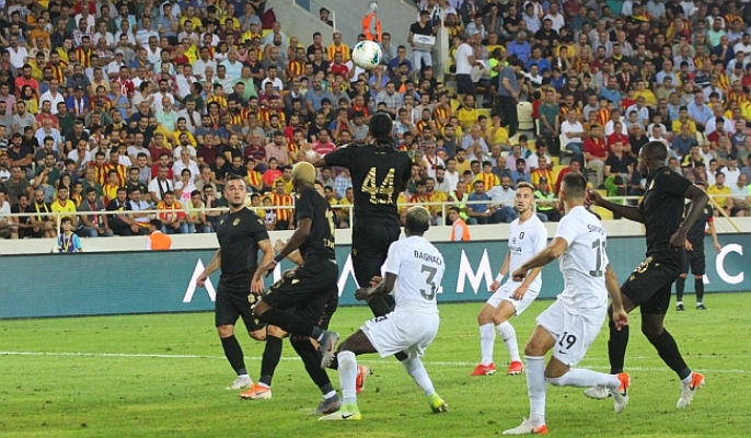 Yeni Malatyaspor Avrupa sahnesine çıktığı ilk maçta 2-2 berabere kaldı!