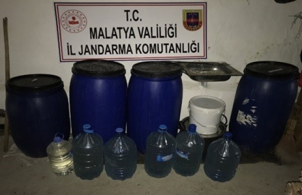 Malatya'da bin litre kaçak rakı ele geçirildi