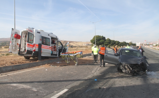Hasta taşıyan ambulans kaza yaptı: 1'i ağır 7 kişi yaralandı!