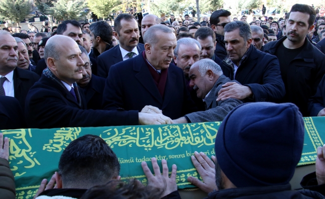 Cumhurbaşkanı Erdoğan, depremde hayatını kaybedenlerin cenaze törenine katıldı!