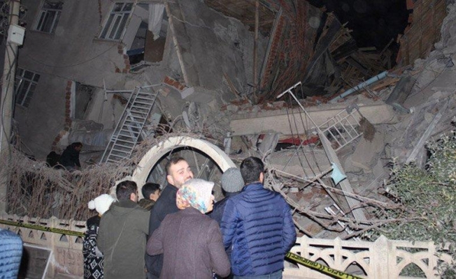 Son dakika:Elazığ'daki depremde ölü ve yaralılar var