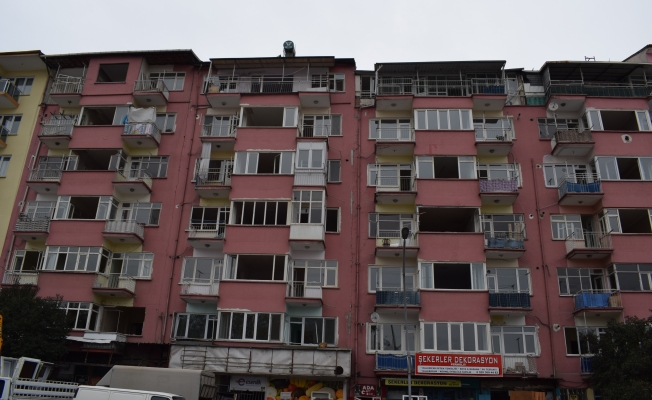 Malatya'da ağır hasarlı binaların tahliye işlemleri sürüyor