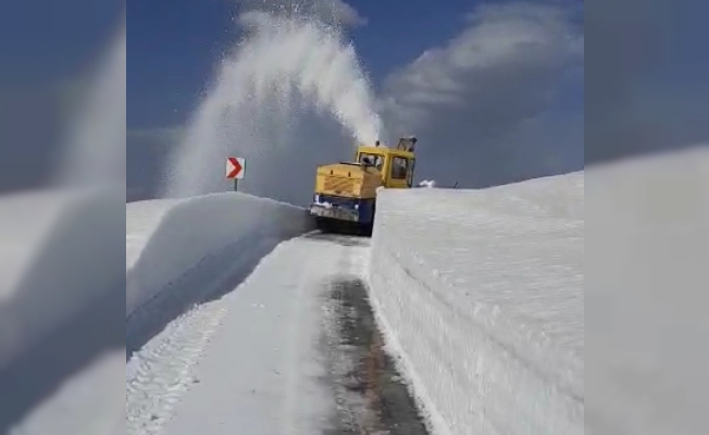 Kardan kapanan Nemrut Dağı yolu yeniden ulaşıma açıldı!