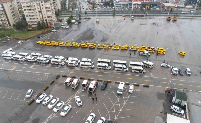 Malatya'da taksi ve servis araçları tek tek dezenfekte edildi!