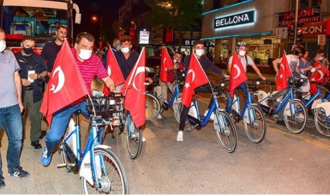 19 Mayıs coşkusu! Gürkan gençlerle birlikte pedal çevirdi