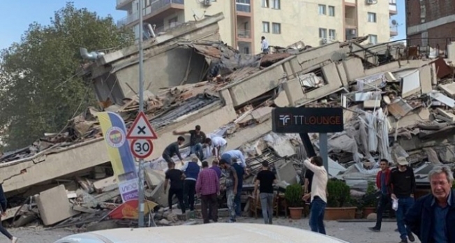 İzmir'de 6.6 şiddetinde deprem! Korku dolu anlar!