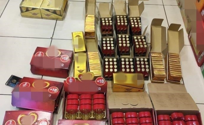 Malatya'da kara listede bulunan çikolata ve içecekler ele geçirildi