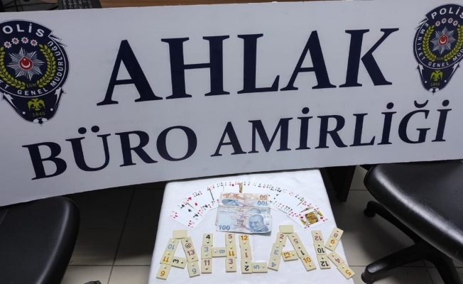 Malatya'da kumar baskını: 4 kişiye 4 bin 900 TL ceza