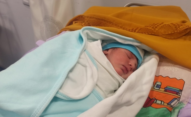 Malatya’da yeni yılın ilk bebeği "Yunus Emre"