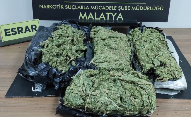 Malatya'da uyuşturucu sevkiyatına darbe! 3 kilo esrar ele geçirildi