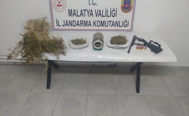 Malatya’da narkotik operasyonu! 2 kilo kubar esrar ele geçirildi