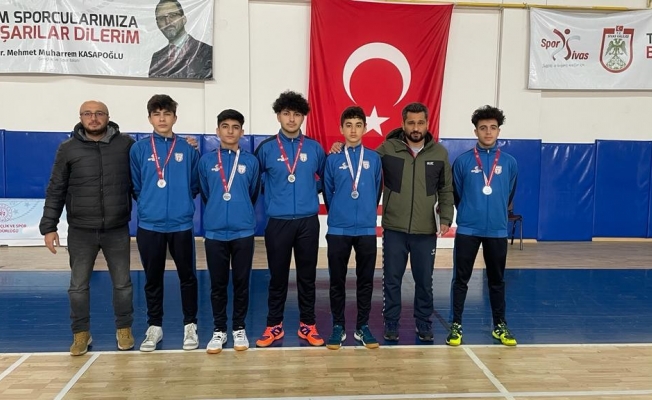 Teknik lise öğrencileri adını Türkiye yarı finaline yazdırdı