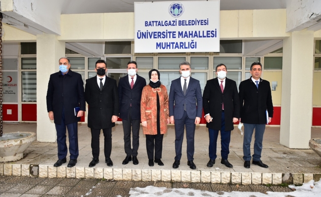 Vali Baruş Battalgazi Üniversite ve Karabağlar mahalle muhtarlarını ziyaret etti