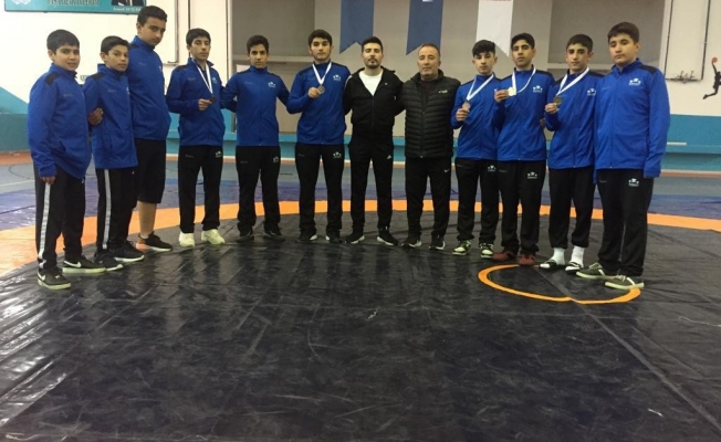 Malatyalı Güreşçilerin Türkiye Şampiyonası sevinci