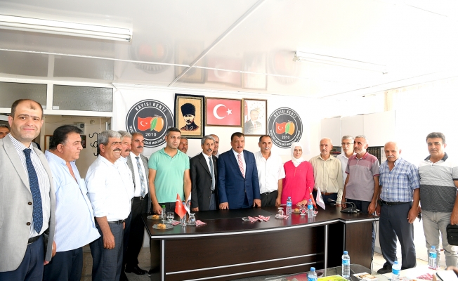 Başkan Gürkan,Kayısı Kent Muhtarlar Derneği’ni ziyaret etti