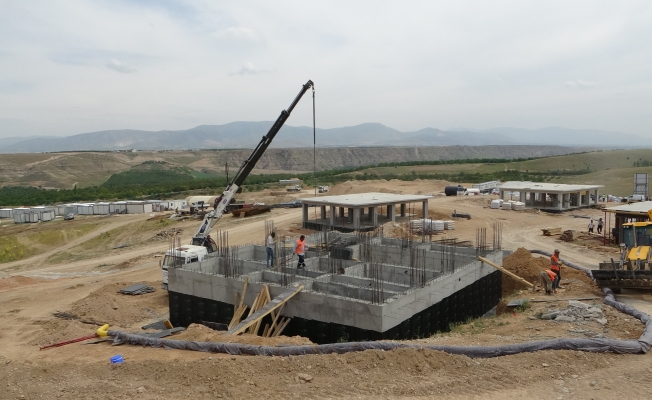 Deprem bölgesi Malatya'da köy evleri yükseliyor