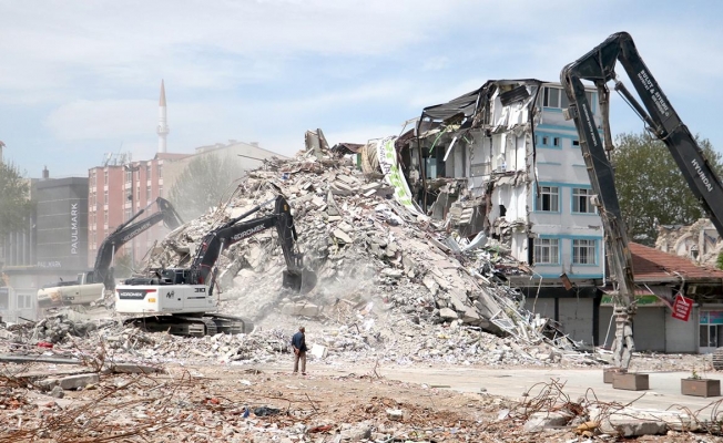 “Malatya'da yıkım sahasında enkaz ayrıştırması yapılmayacak”