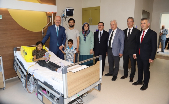 YÖK Başkanı Özvar’dan İnönü Üniversitesi Karaciğer Nakli Enstitüsüne övgü