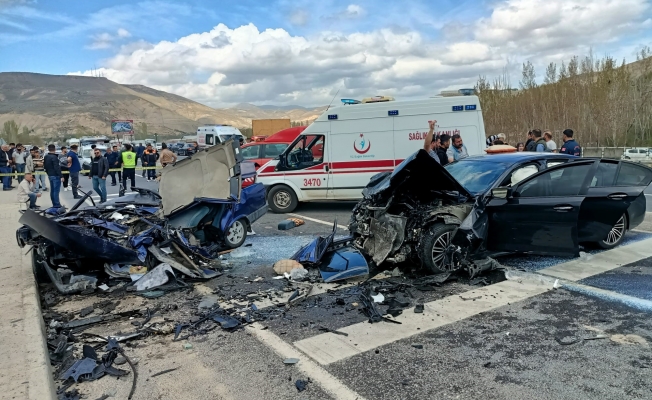 Malatya’da otomobiller çarpıştı: 2’si ağır 8 yaralı