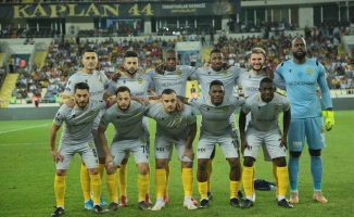 Yeni Malatyaspor evinde Medipol Başahşehir'i 3-0 mağlup etti!