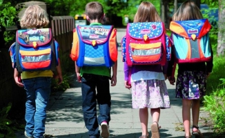 Uzmanlar uyarıyor: Ağır okul çantalarına dikkat!