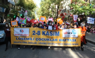 Malatya'da 2-8 Kasım Lösemili Çocuklar Haftasında maskeli yürüyüş
