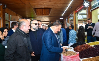 Ünlü oyuncular Şire pazarında