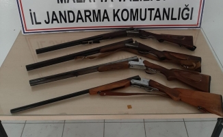 Malatya'da ruhsatsız 4 av tüfeği ele geçirildi