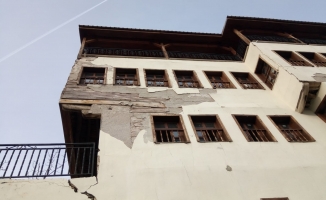 Arapgir'de 500'e yakın bina depremden zarar gördü