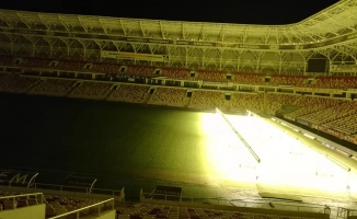 Yeni Malatya Stadı’nın çimleri bakıma alındı