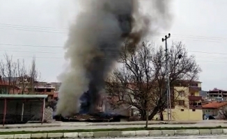 Doğanşehir'de tek katlı ev alev alev yandı