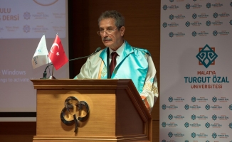 İşadamı Ahmet Çalık’a Fahri Doktora unvanı verildi