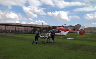 Yaşlı kadının imdadına hava ambulansı yetişti