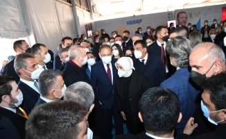Gürkan, Cumhurbaşkanı Erdoğan ile Gençlik Festivali'nde stantları gezdi