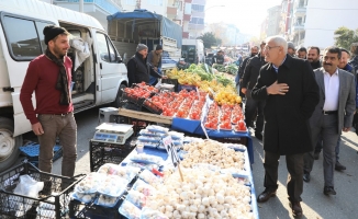 Başkan Güder, pazarcı esnafının taleplerini dinledi