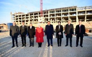 Başkan Gürkan ve Milletvekili Çalık Yeni Şire Pazarında incelemelerde bulundu