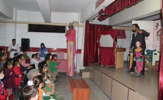 Çocuklara geleneksel oyunlar  gösterisi