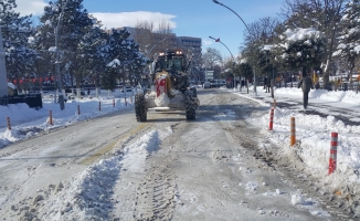 Büyükşehir Belediyesinin kar mesaisi devam ediyor